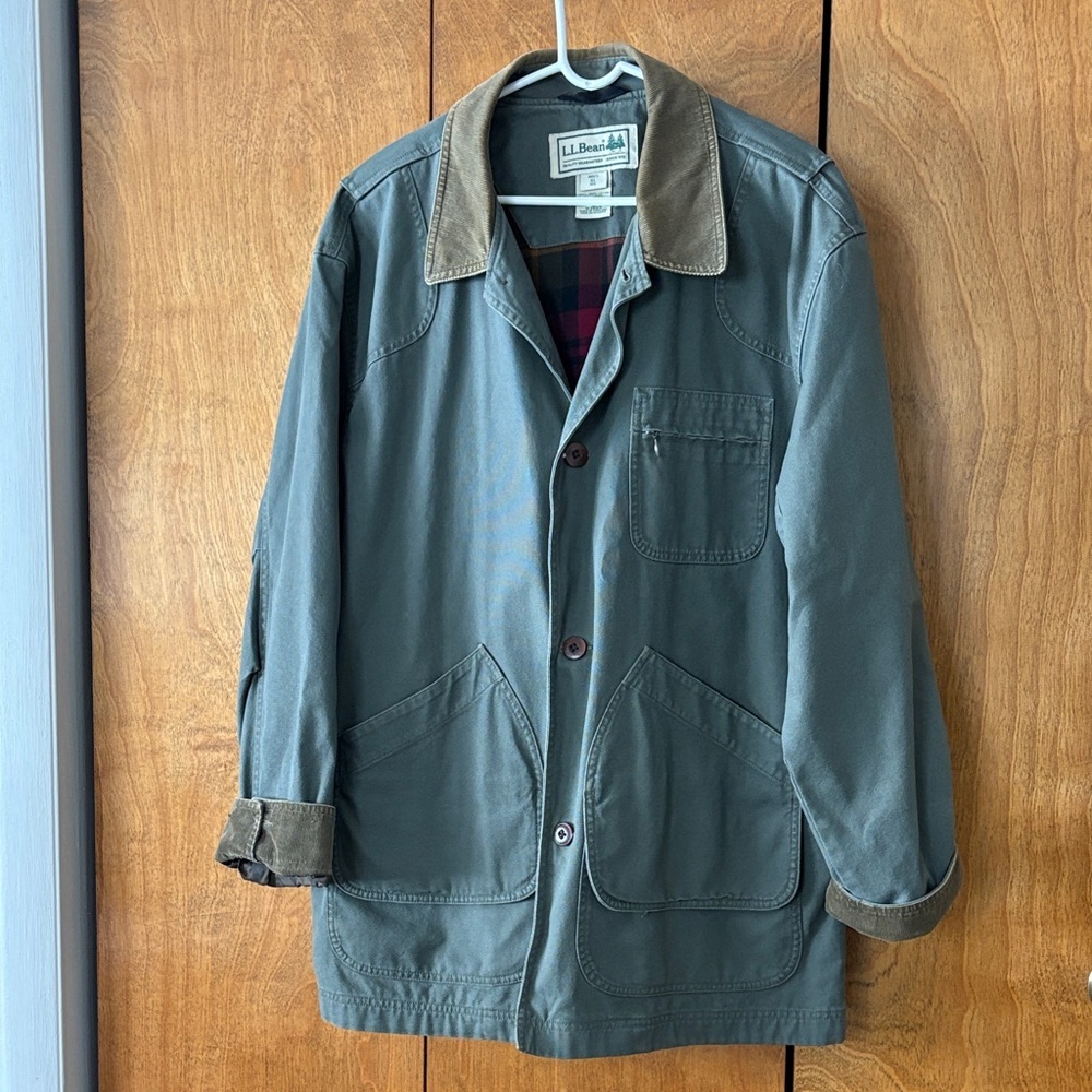 L.L. Bean Men's green vintage chore Jacket with flannel interior - xL